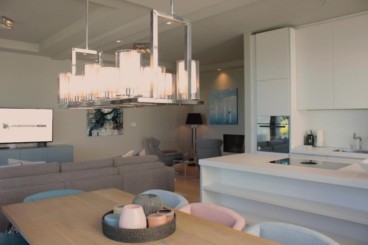 Bluepearl, Charlotte